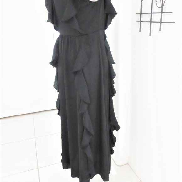 Victoria's Secret Black Ruffle Robe - Picture 3 of 14